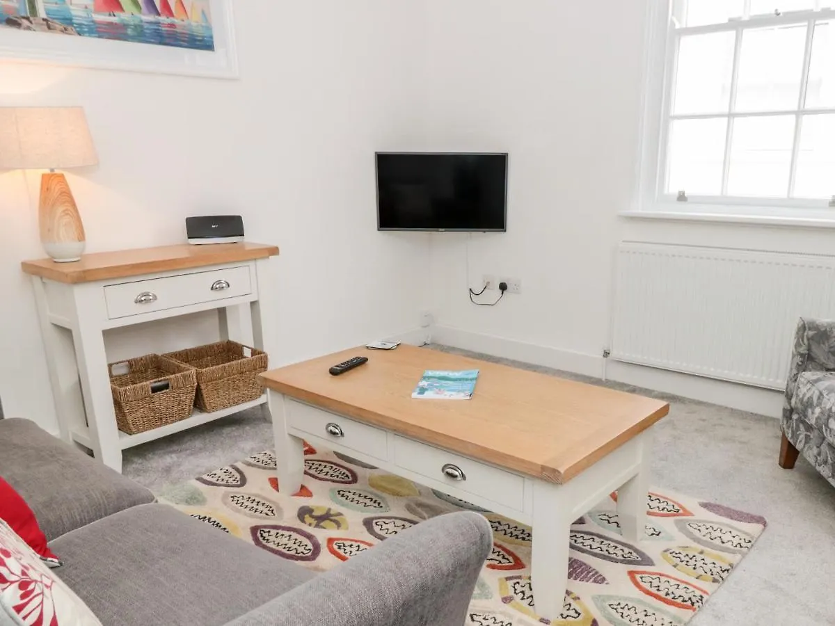 2 22 Foss Street * Dartmouth