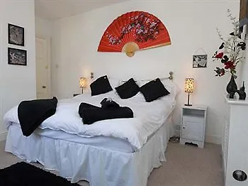 Anchor House Bed and Breakfast 4*