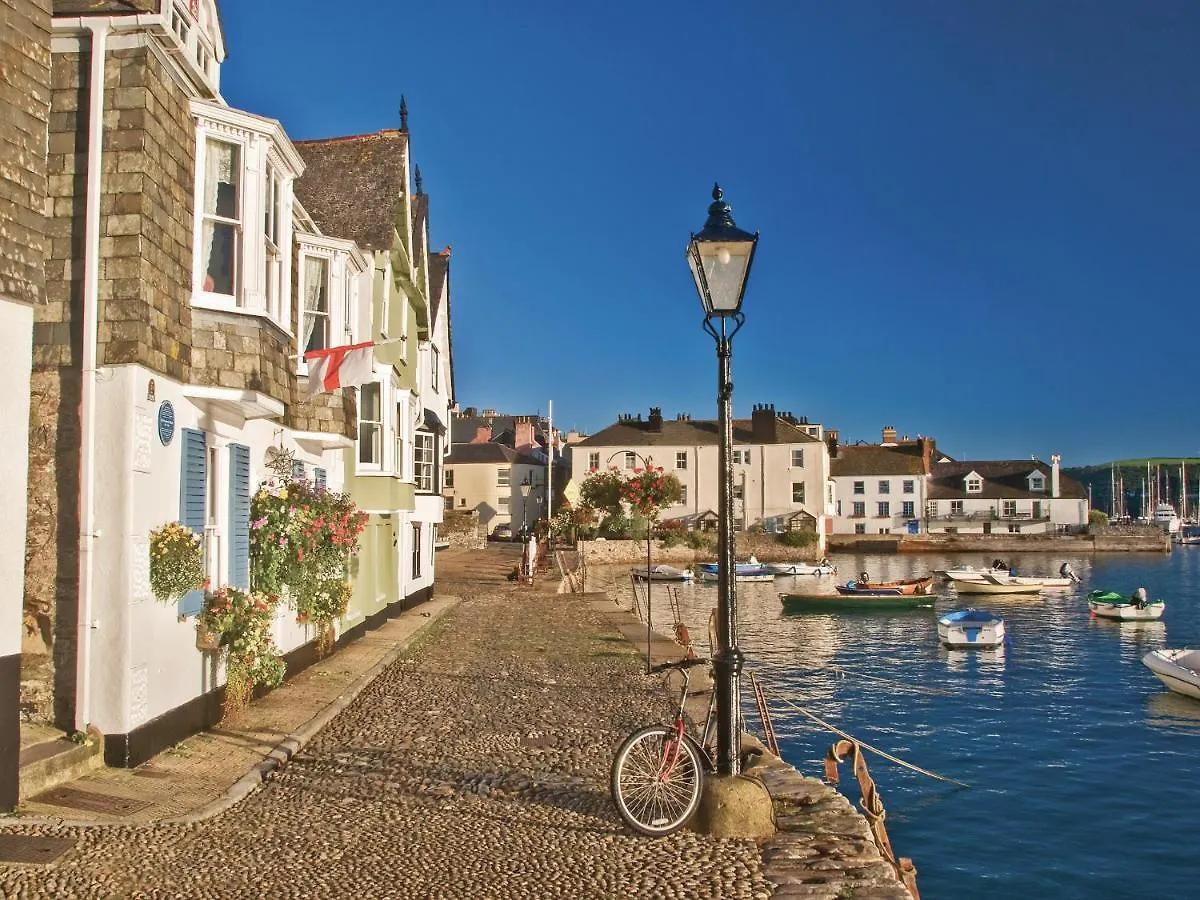 Moorings * Dartmouth
