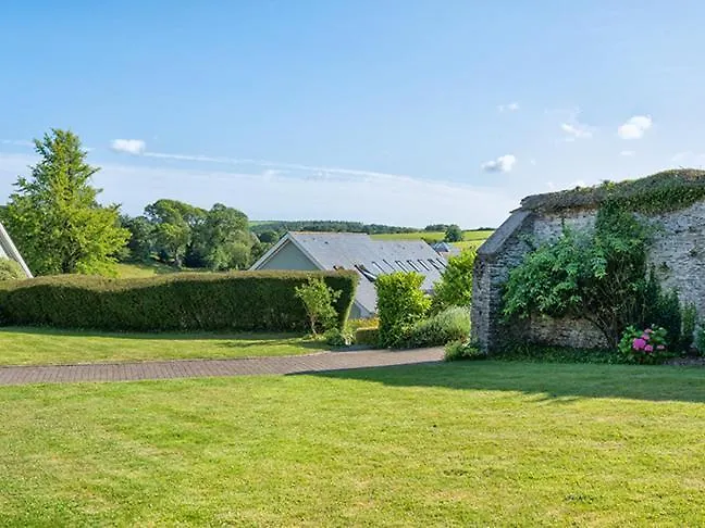 4 Keeper's Cottage, Hillfield Village * Dartmouth