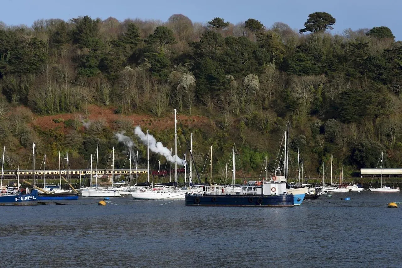 Harbourside 2 * Dartmouth