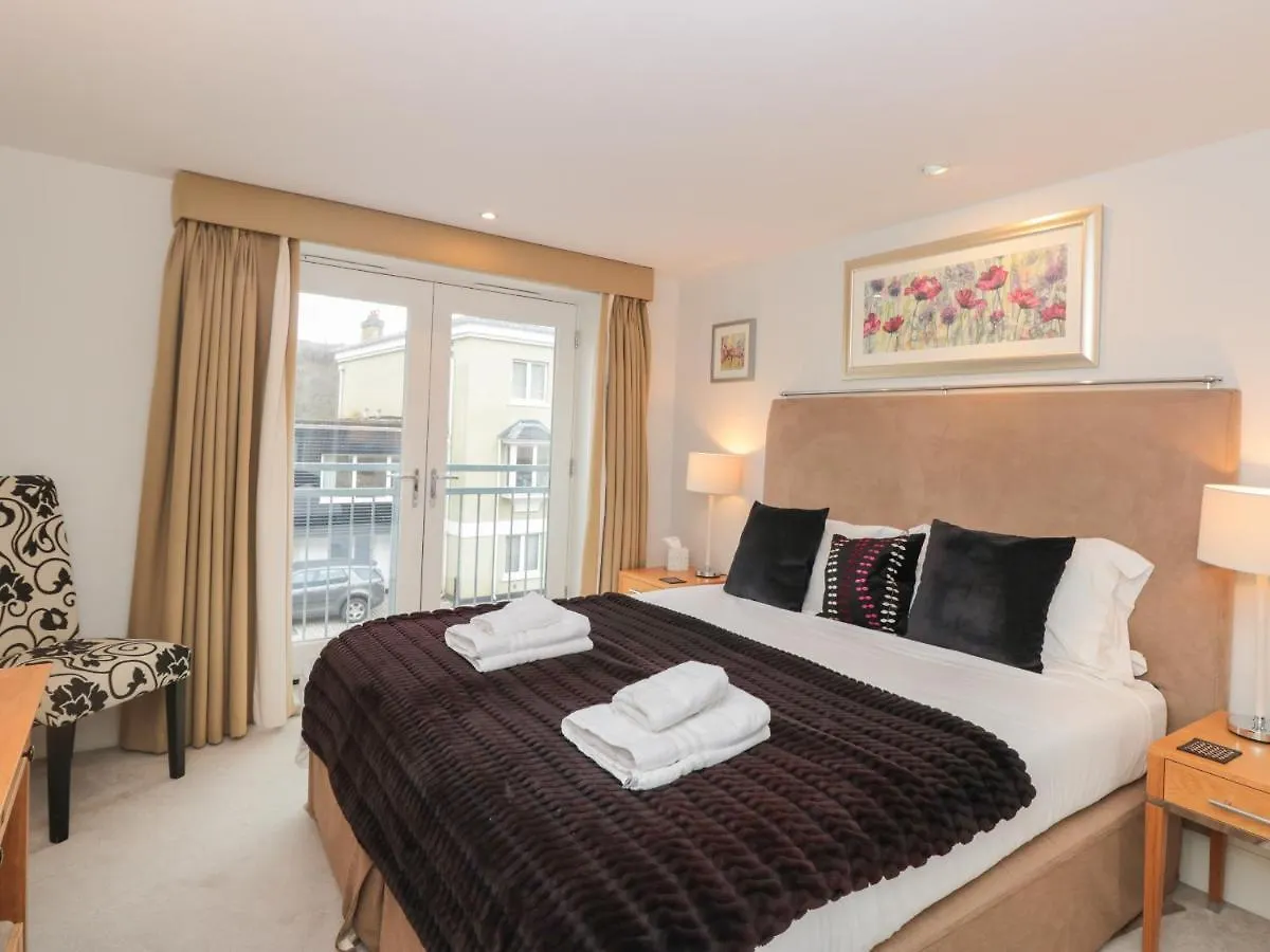 42 Dart Marina Apartment *