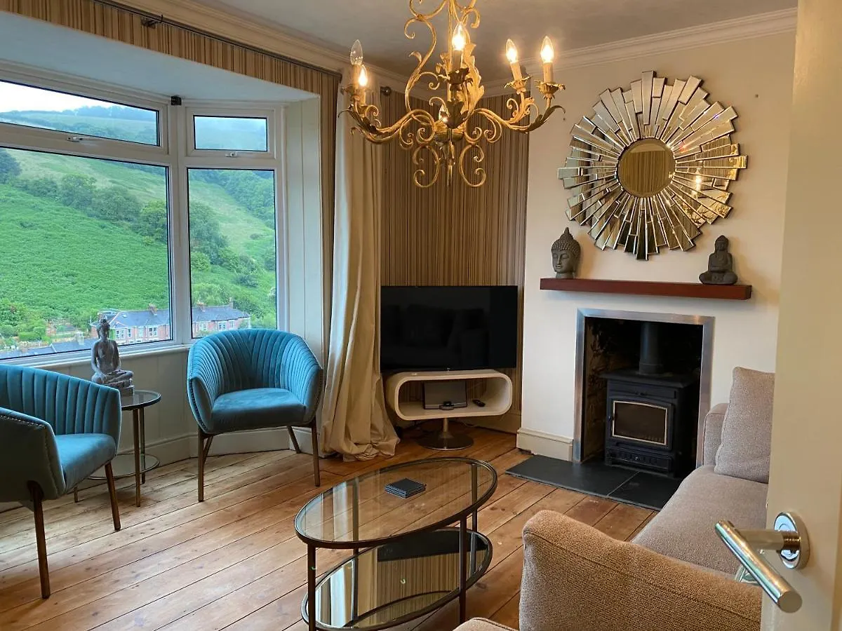 펜션 Beautiful 5 Bedroom, Amazing Water & Valley Views 다트머스