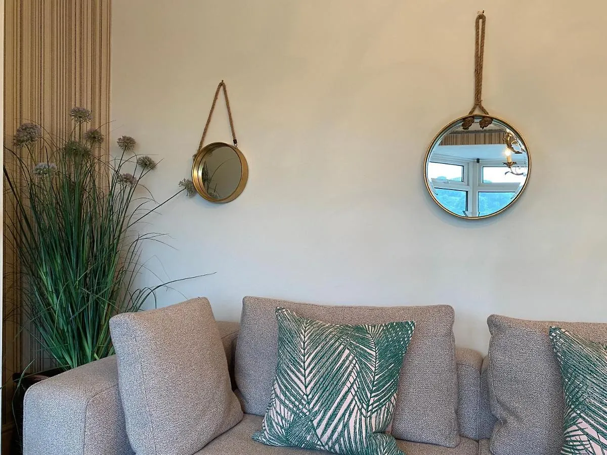 펜션 Beautiful 5 Bedroom, Amazing Water & Valley Views