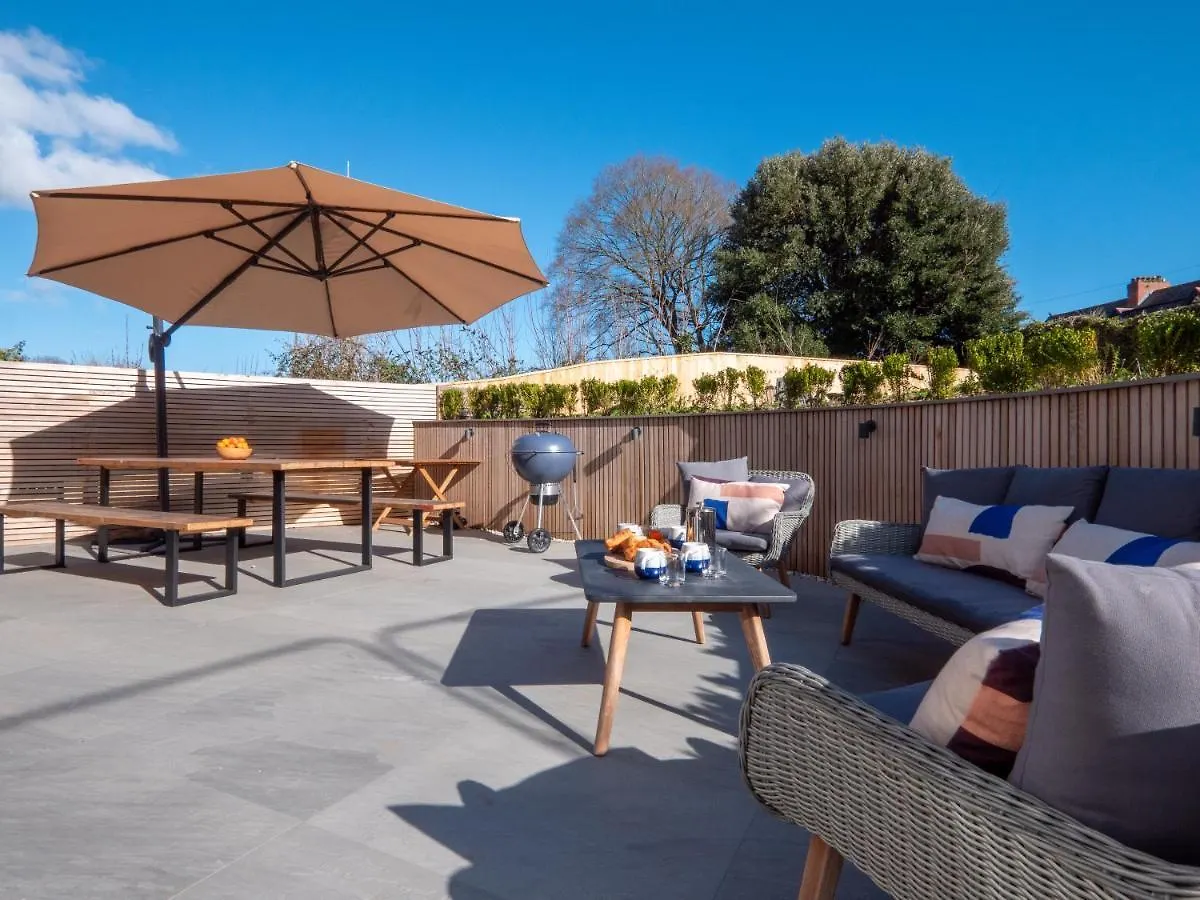 Luxury Detached House On Redwalls,