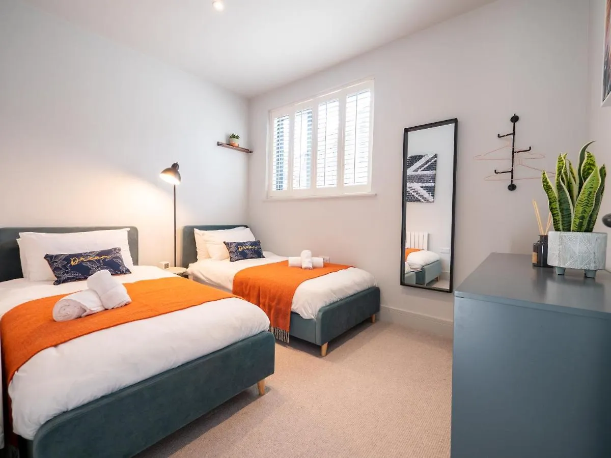 Luxury Detached House On Redwalls, Hébergement de vacances Dartmouth