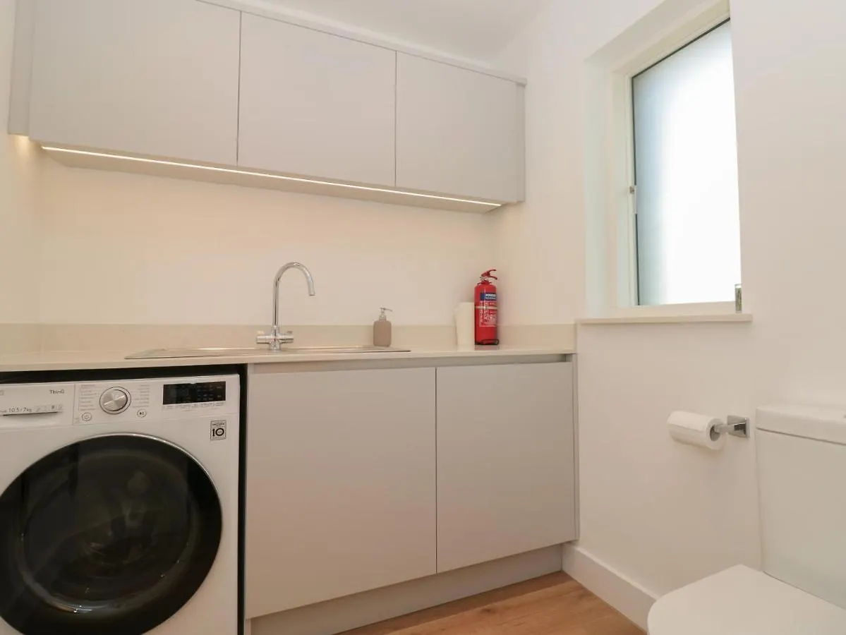 4 Court Terrace, Hillfield Village Tatil Evi