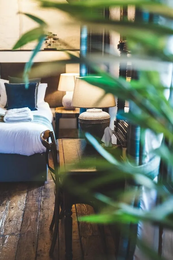 Bayards Cove Мини-отель 3*