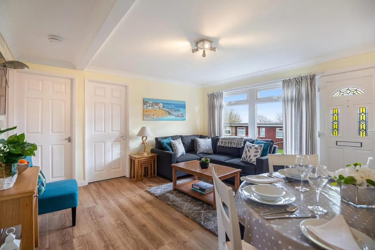 17 Norton Park *