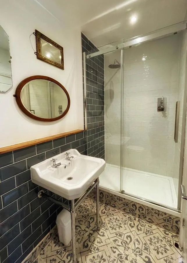 Millpool House 2* Dartmouth