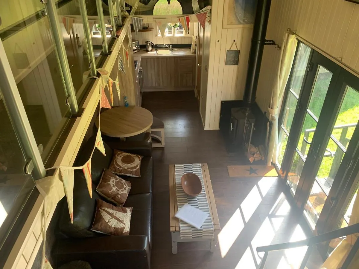 Dom wakacyjny Oak Tree Lodge: Unique 2 Level Shepherd's Hut: *