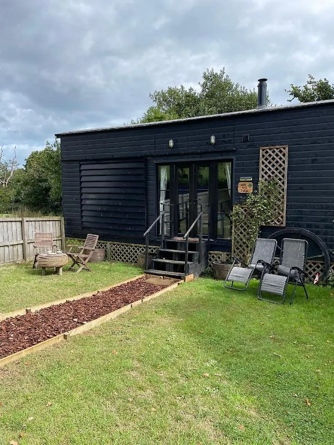 Dom wakacyjny Oak Tree Lodge: Unique 2 Level Shepherd's Hut: Dartmouth