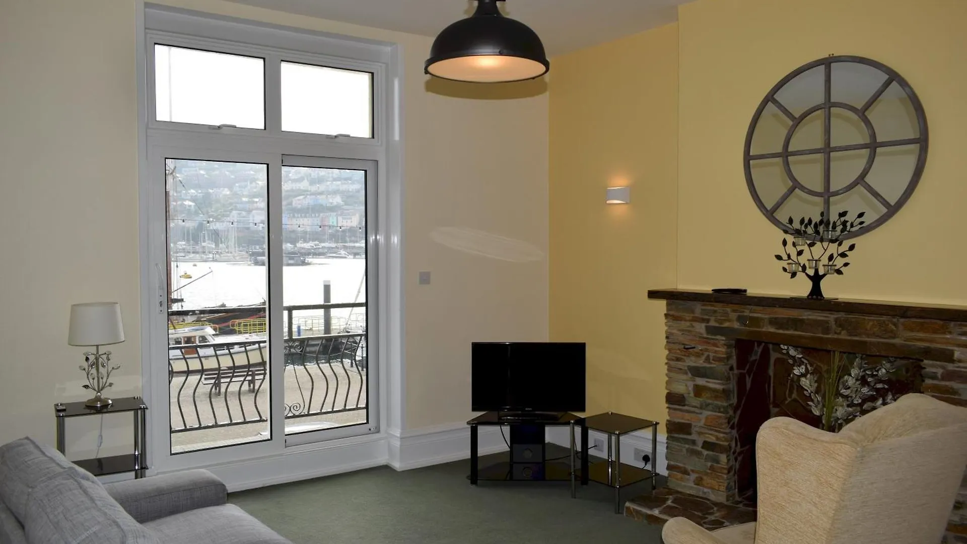 Harbourside 1 *