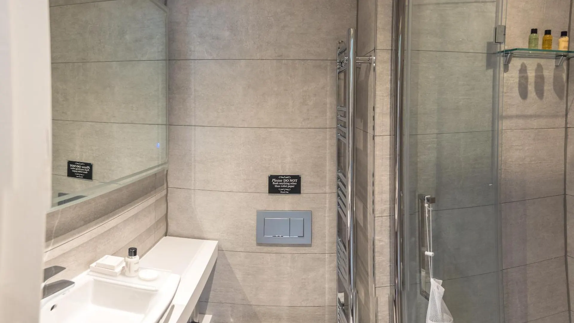 Waterfront House 5*