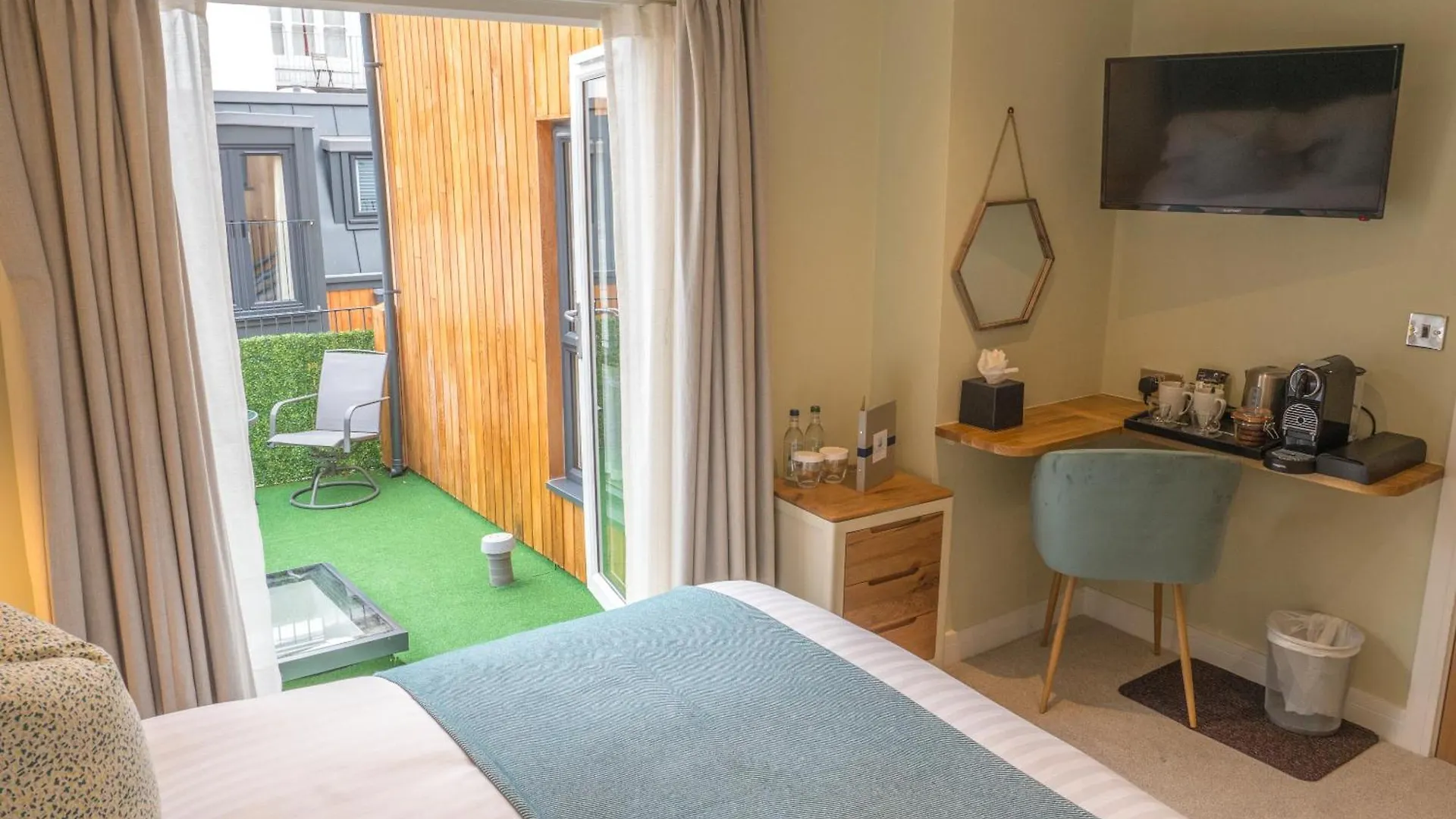 Waterfront House Nocleg ze śniadaniem 5*