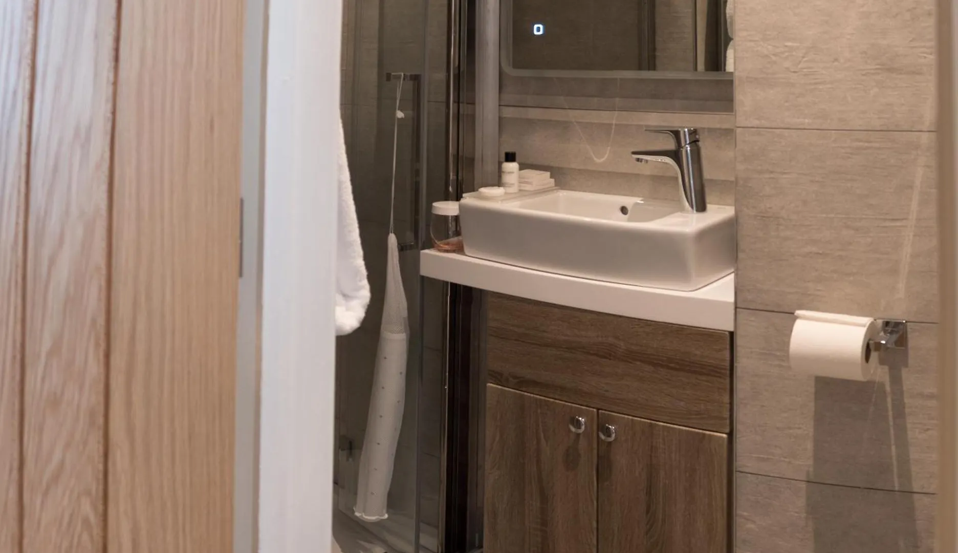Waterfront House 5* Dartmouth