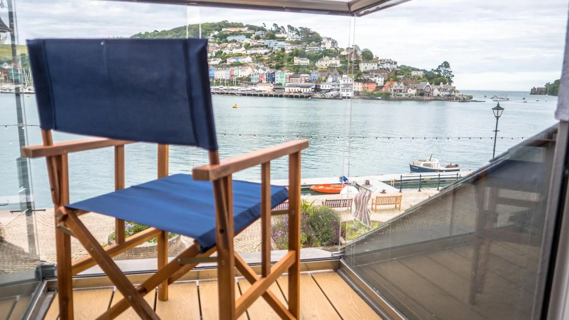 Waterfront House 5*