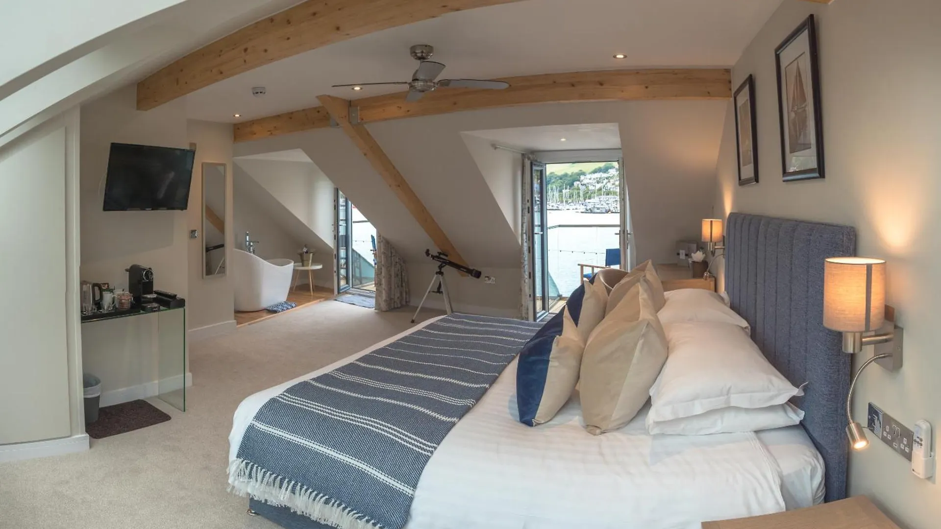 Waterfront House Nocleg ze śniadaniem 5*