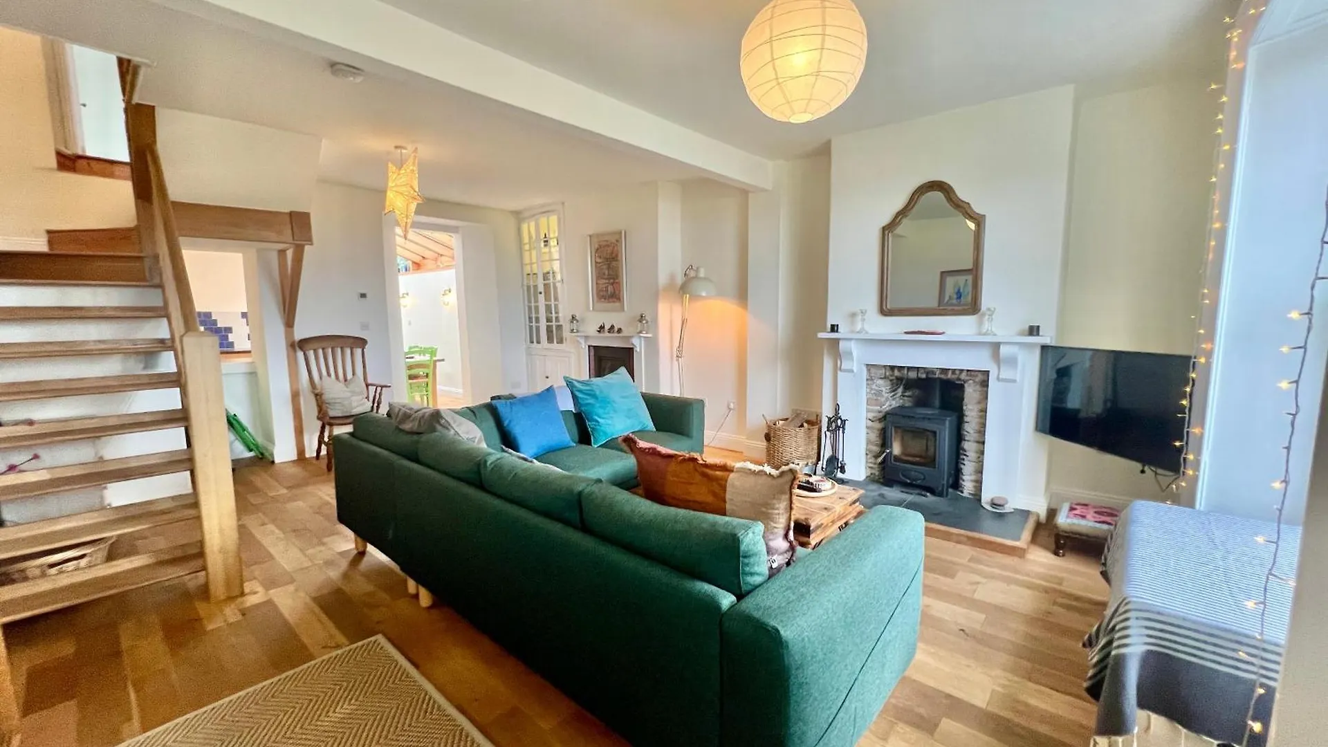 3 Bedroom Stunning House With Garden And Amazing Sea Views 度假居 *