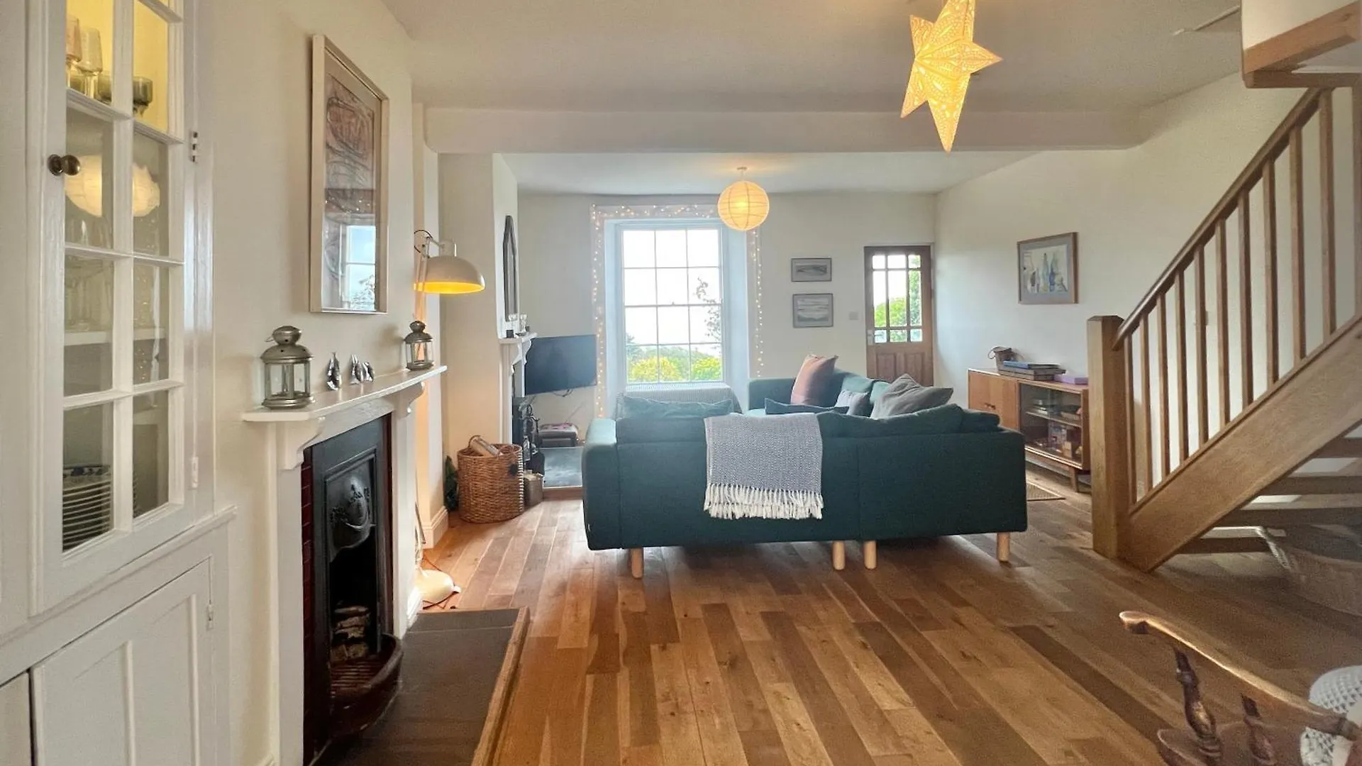 3 Bedroom Stunning House With Garden And Amazing Sea Views * 达特茅斯