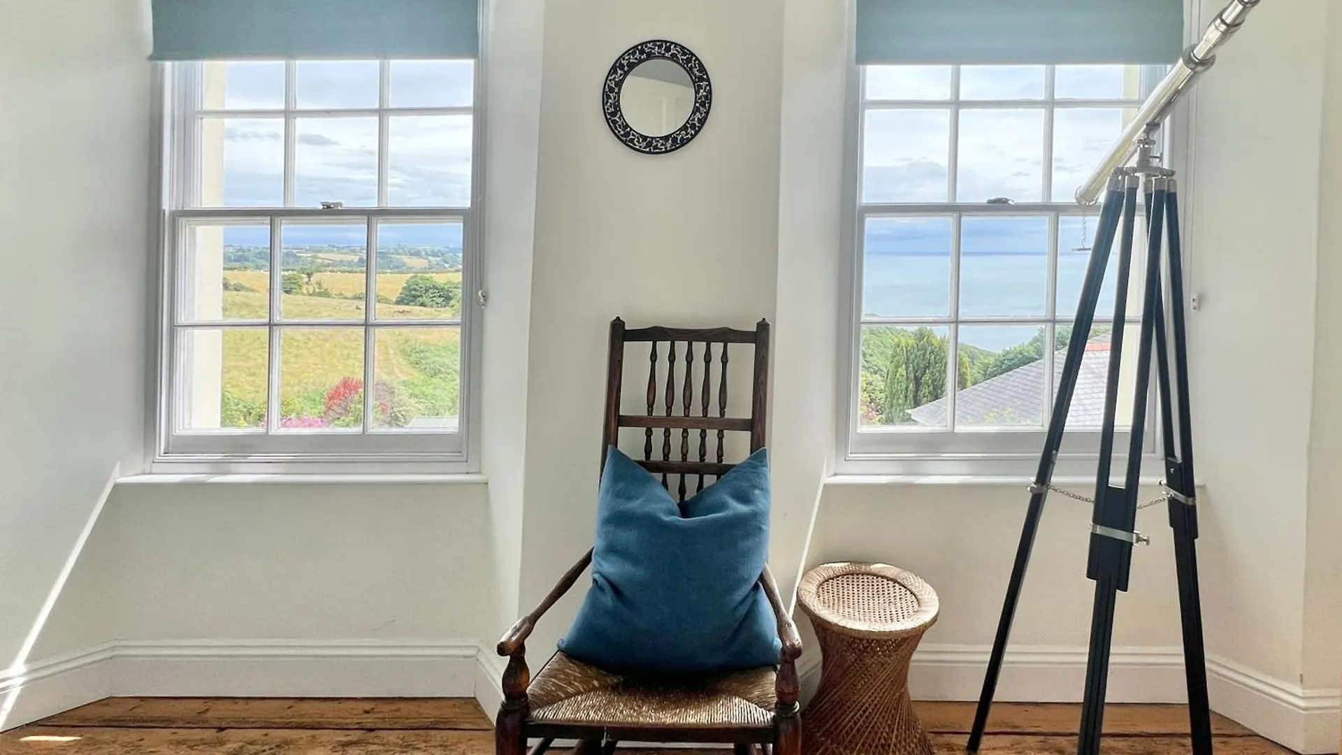 3 Bedroom Stunning House With Garden And Amazing Sea Views