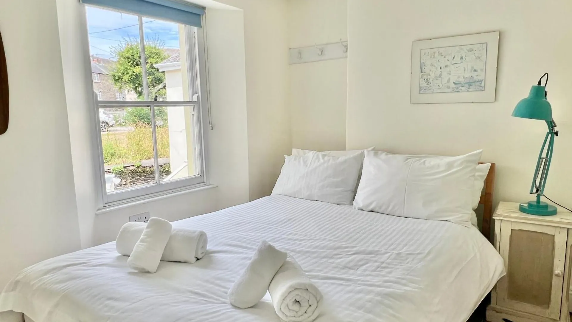 3 Bedroom Stunning House With Garden And Amazing Sea Views 度假居