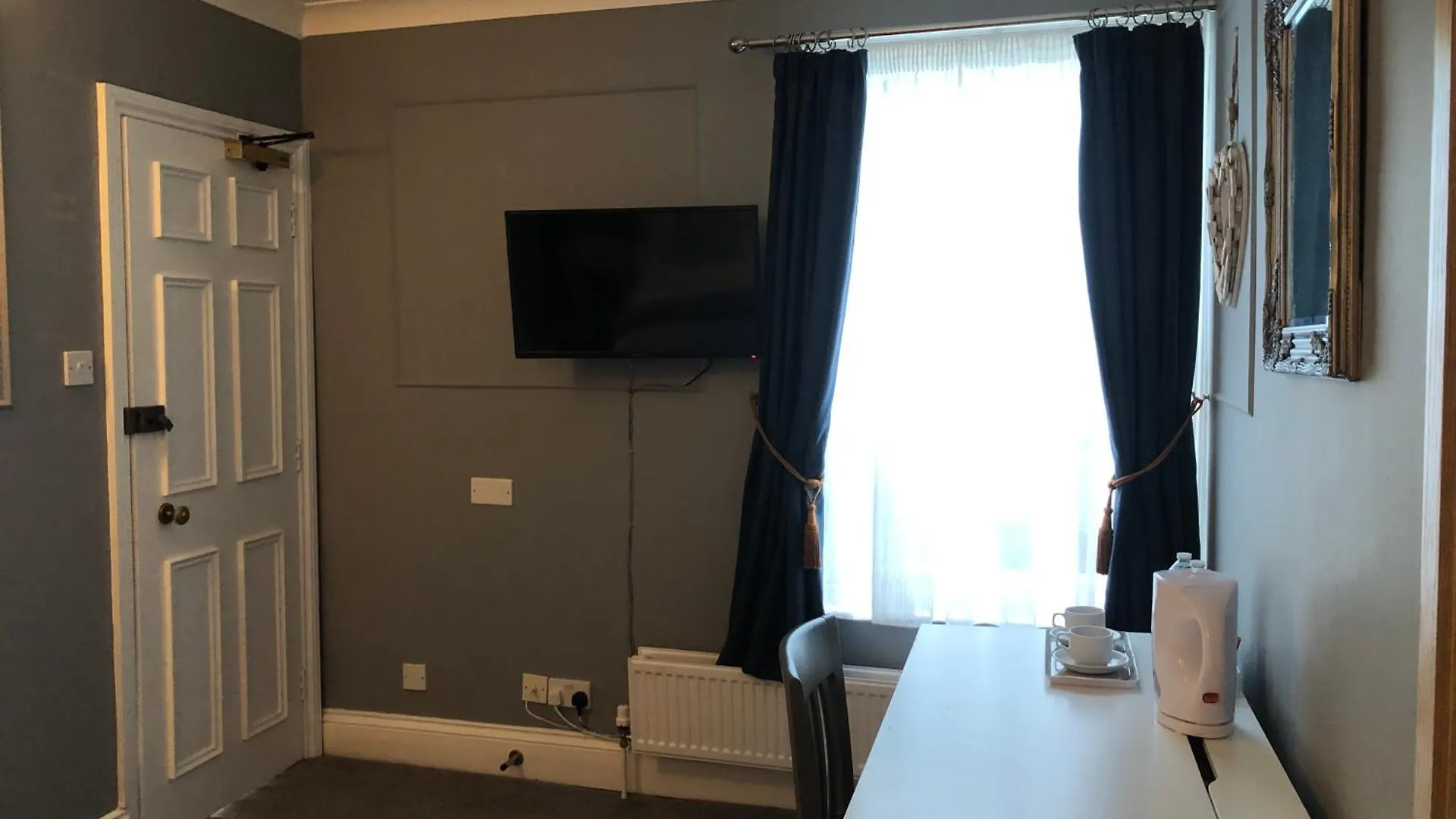 Seale Arms Bed & Breakfast *