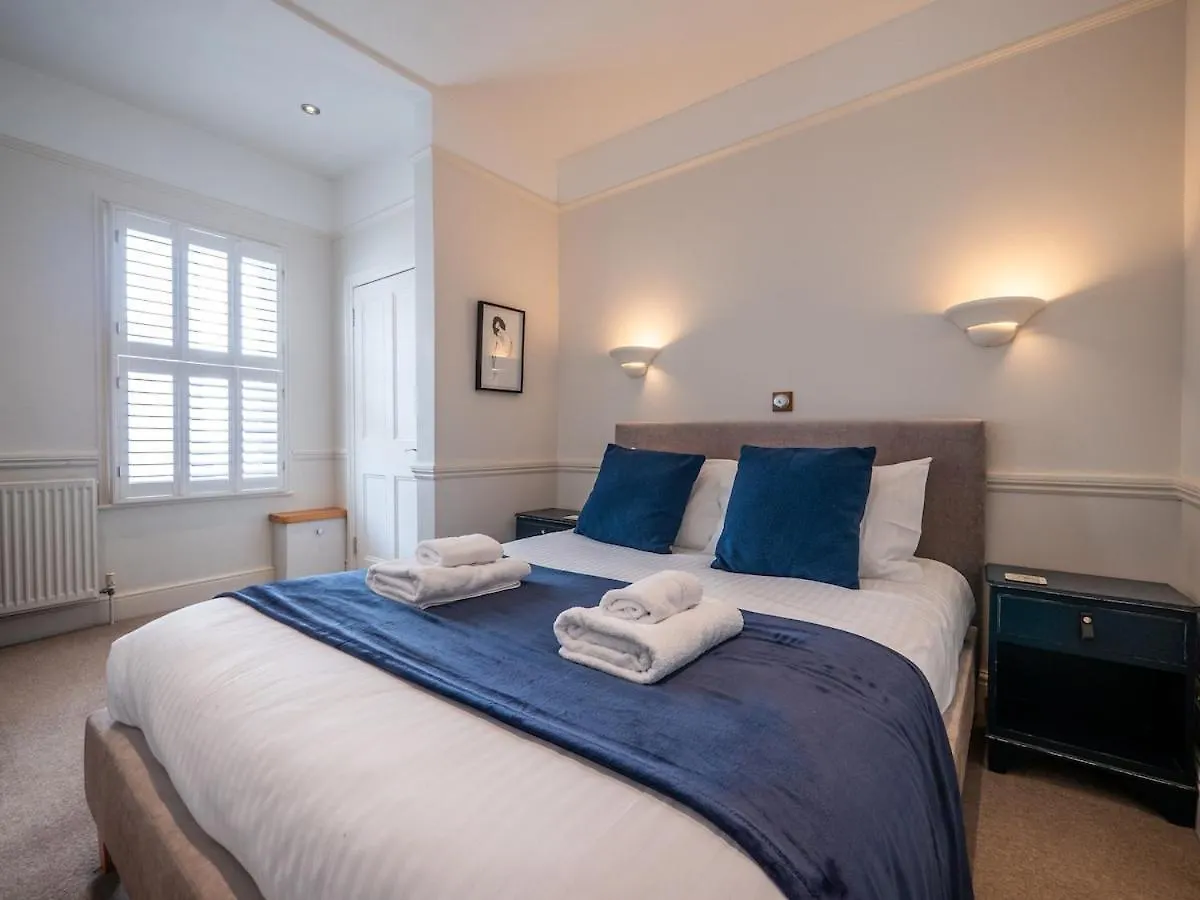 25 Steps - Stylish 2-bed Gem In *