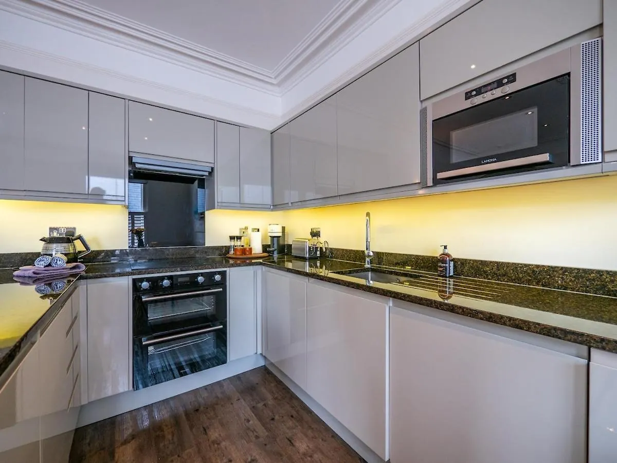 25 Steps - Stylish 2-bed Gem In دارتموث