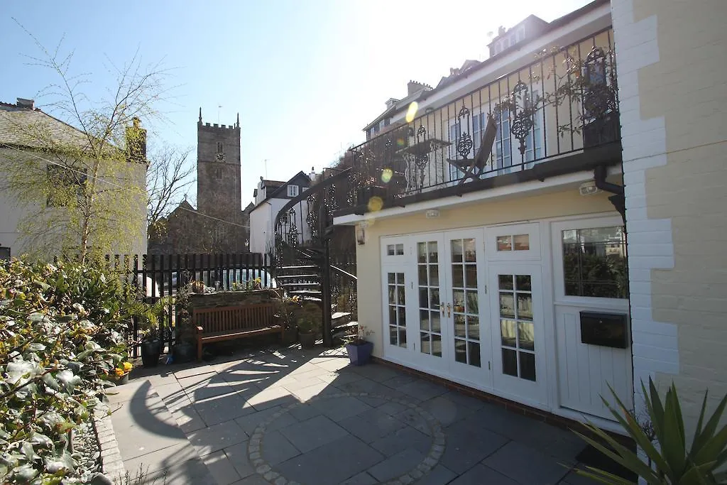 St Elmo House