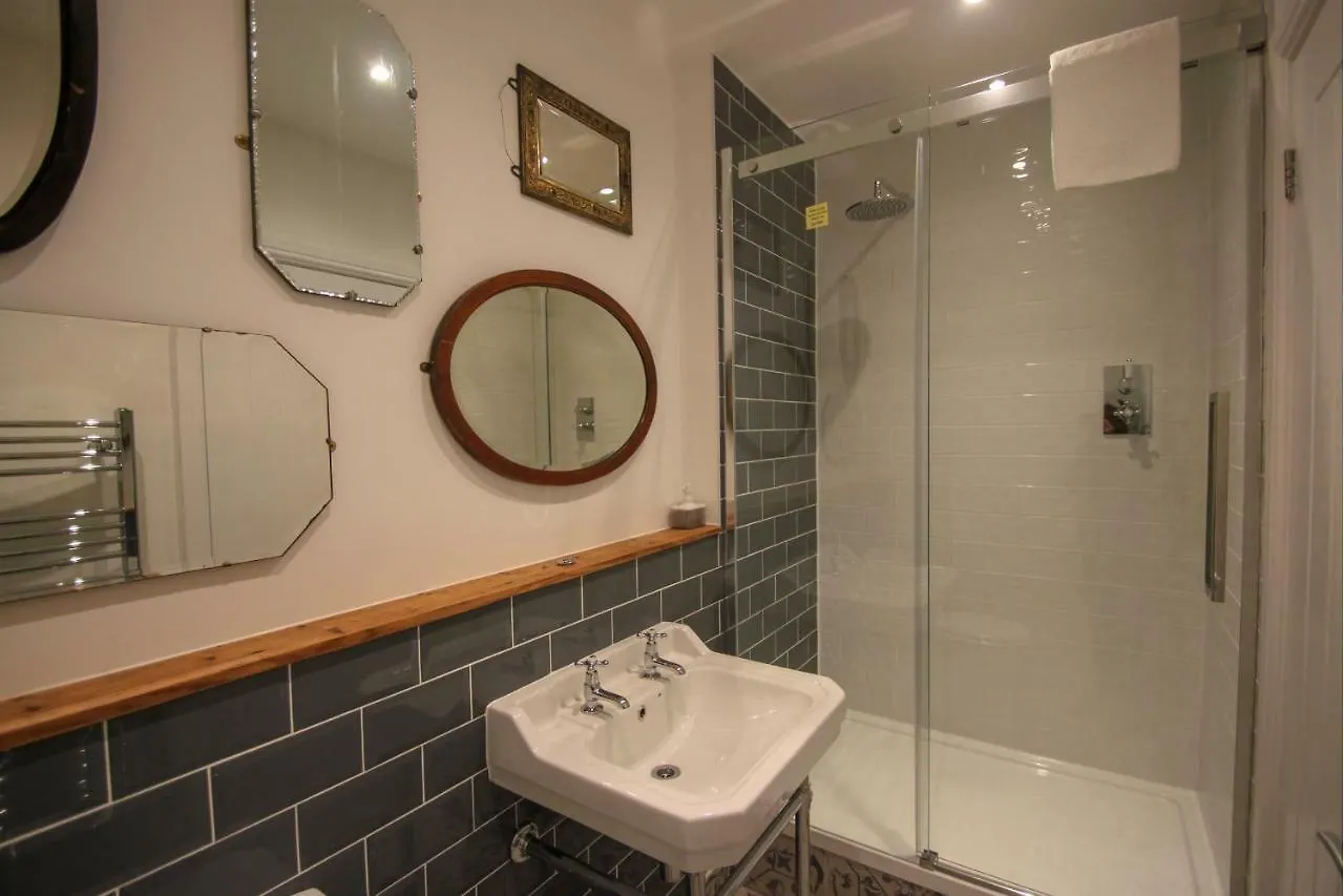 Bed & Breakfast Millpool House