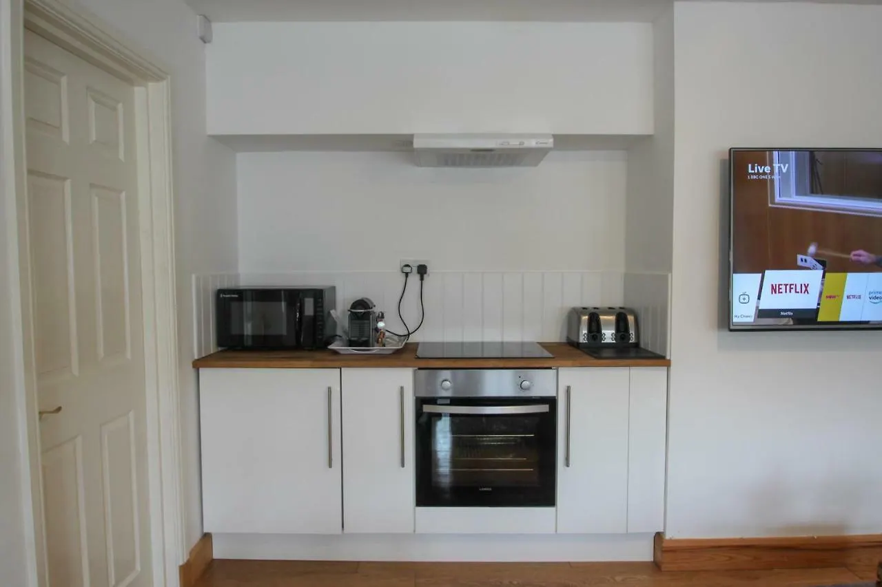 Just B -town Centre, 2 X Double Bedroom With Smart Tv, Full Kitchen & Great 1400 Power Shower! St Elmo דארטמות'